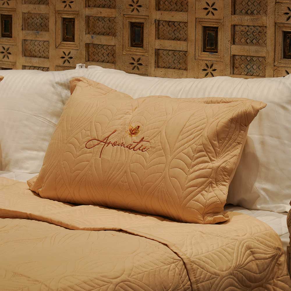 Aromatic Comfort – Leaf Pattern Double Bed Cover with Pillow Case Set
