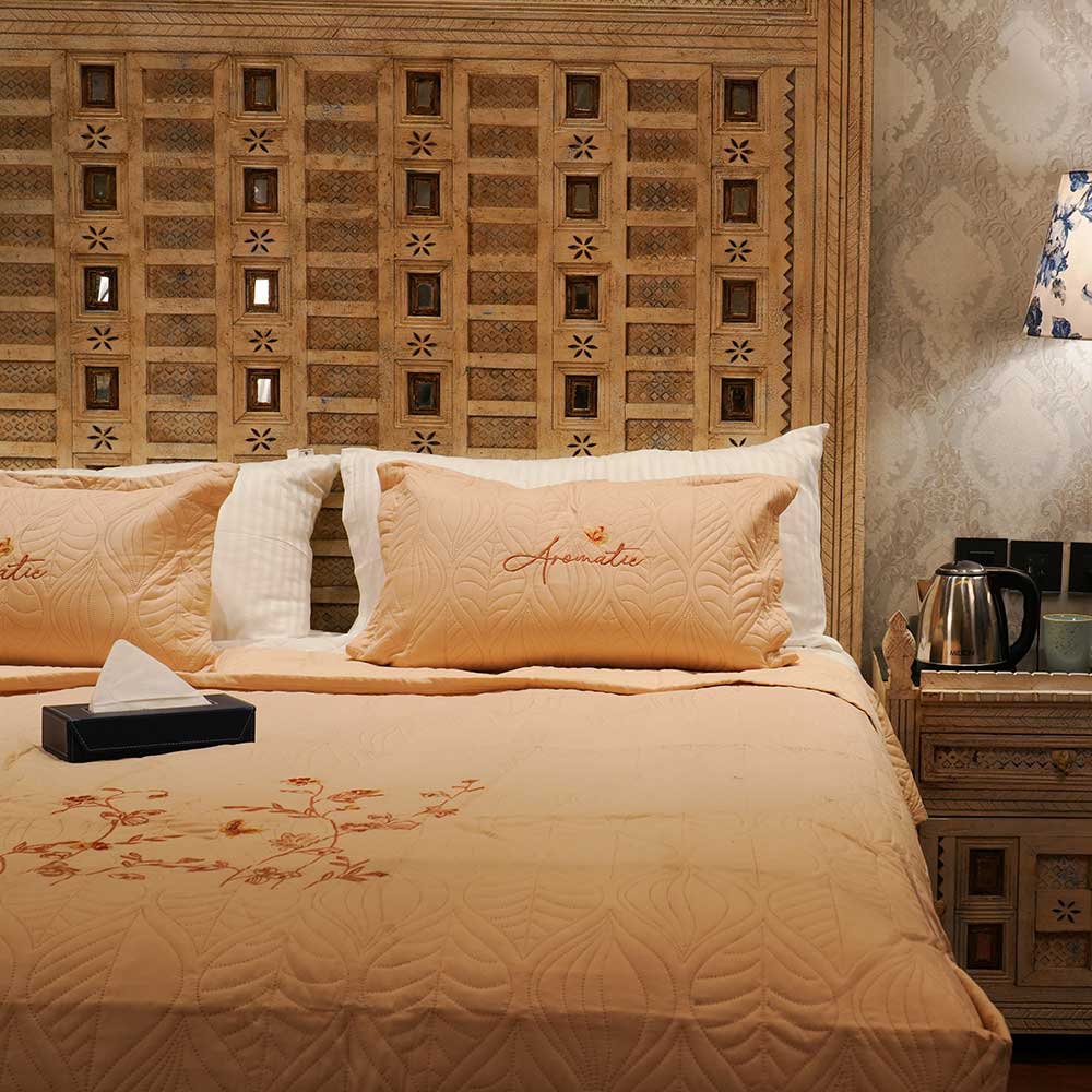 Aromatic Comfort – Leaf Pattern Double Bed Cover with Pillow Case Set