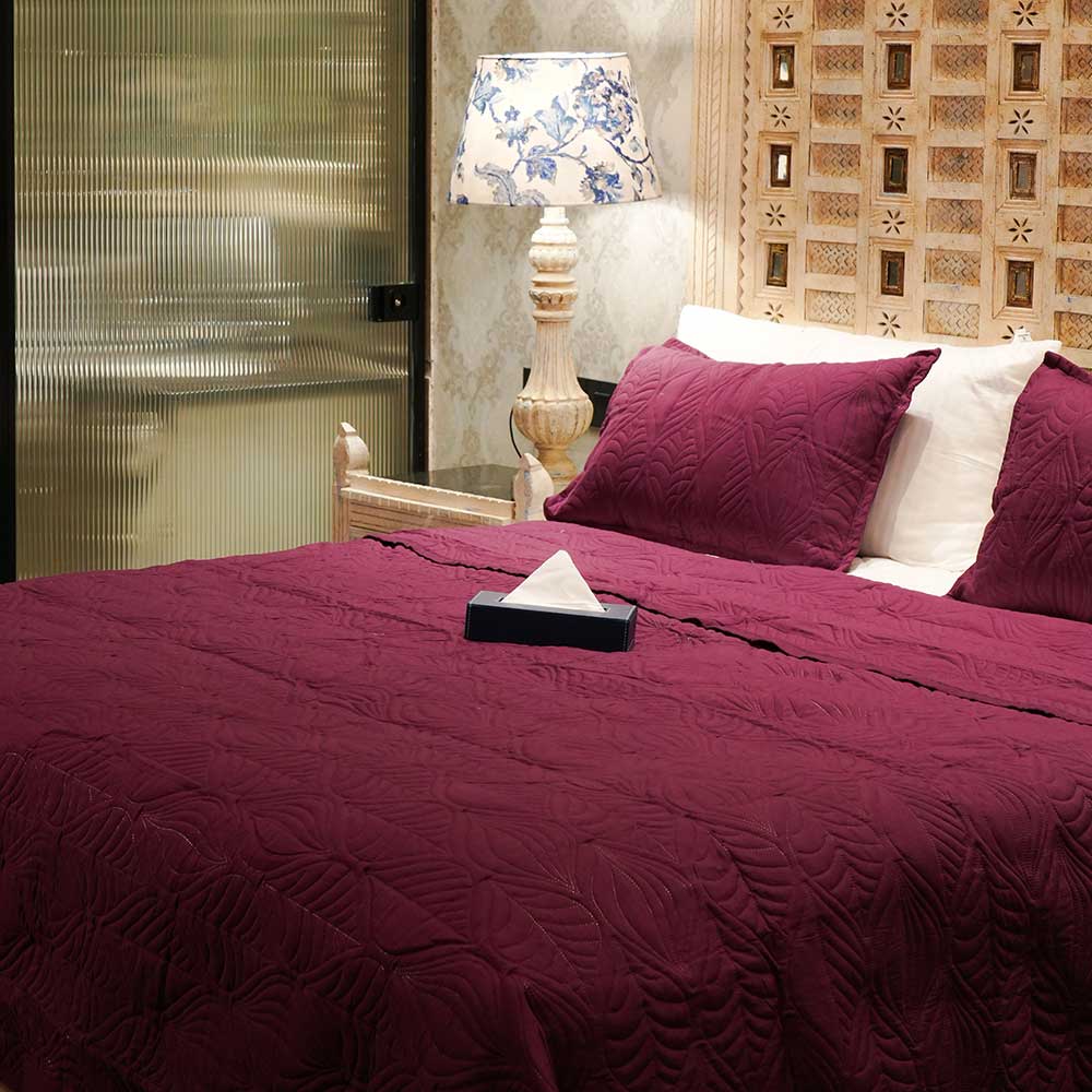 Wine Red Cozy Leaf Patterned Double Bed Cover with Pillow Case Set