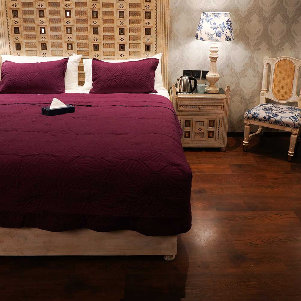 Wine Red Cozy Leaf Patterned Double Bed Cover with Pillow Case Set