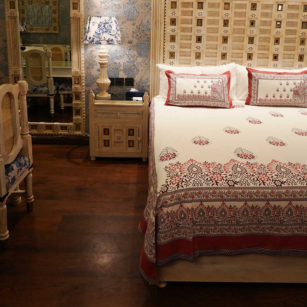 Peacock Paradise Bloom Double Bed sheet with Pilow Case Set