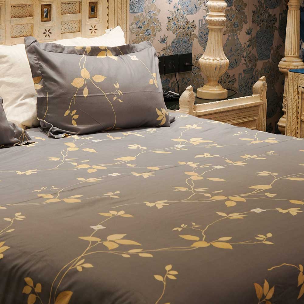 Petal Whisper Double Bed sheet with Pilow Case Set